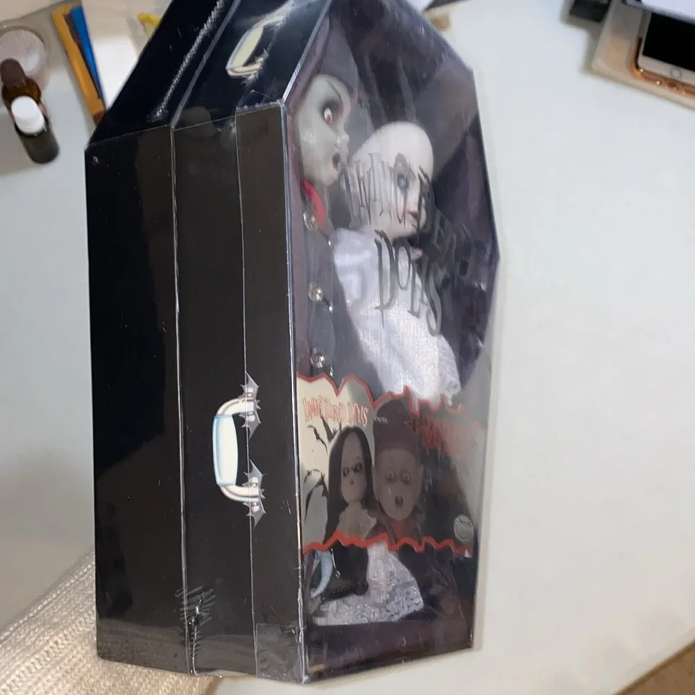 Living Dead Dolls Nosferatu & Victim Vampire